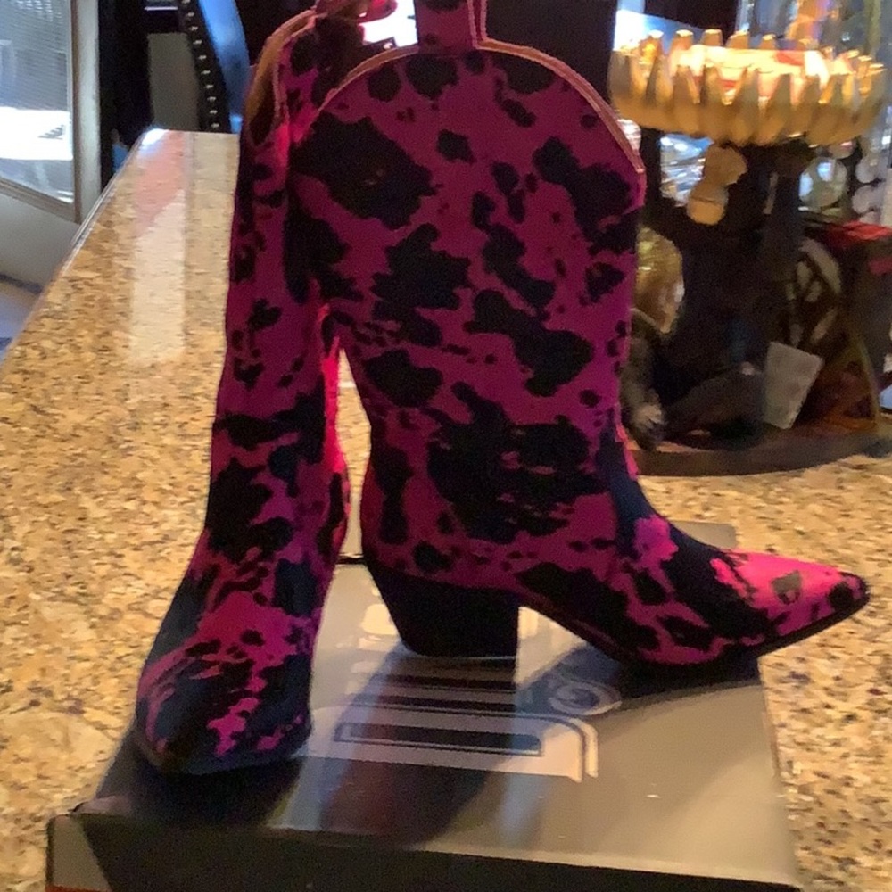 NWT Dingo Live A Little Hot Pink Hair on Hide western boots- DI127